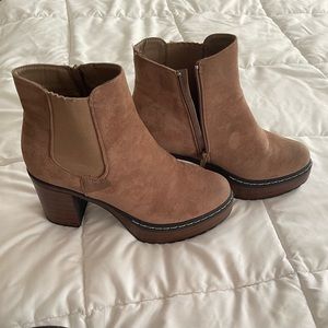 Brown suede pierre dumas heeled boots. Size 10